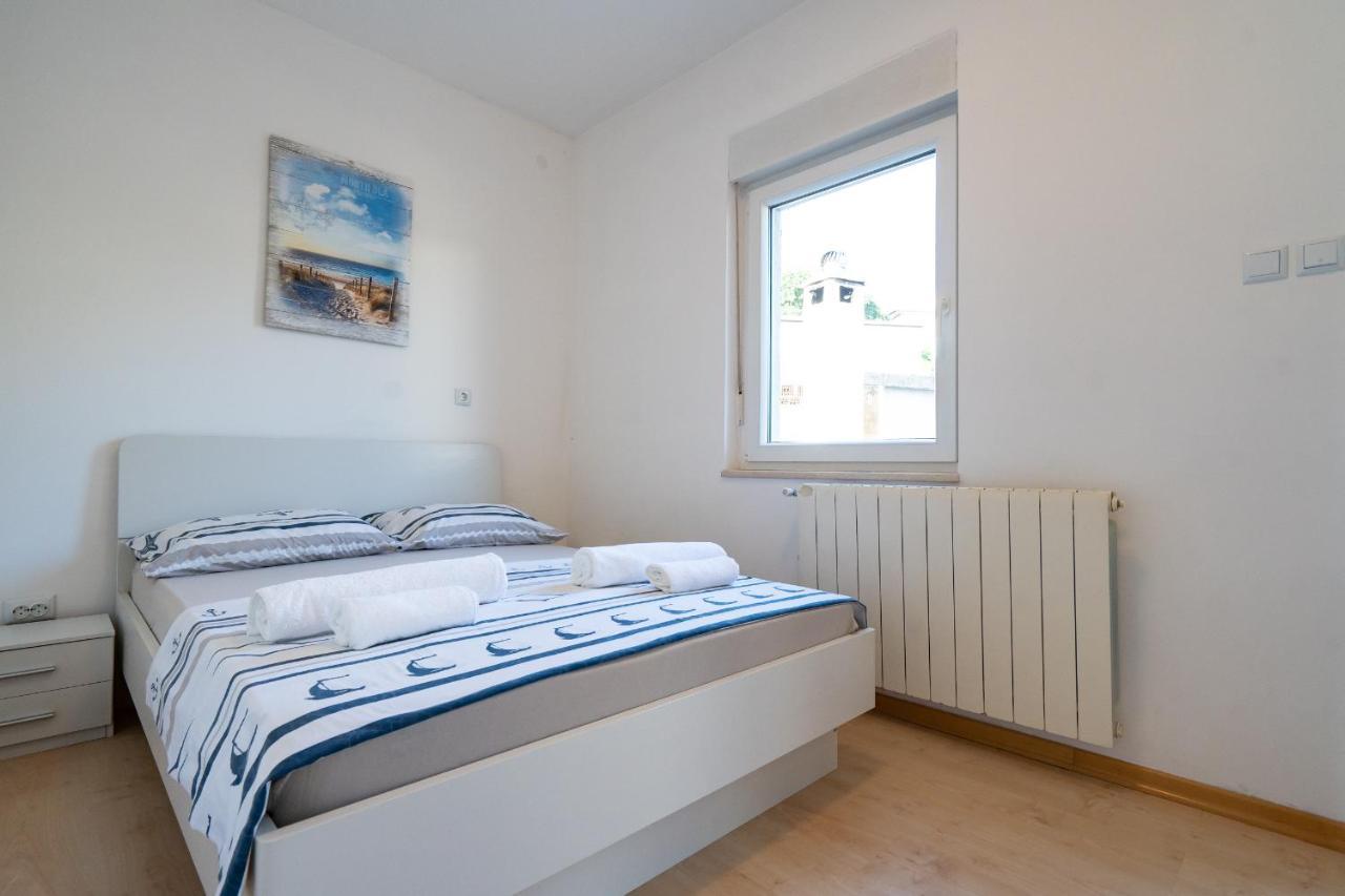 Apartman Ana Novi Vinodolski Buitenkant foto
