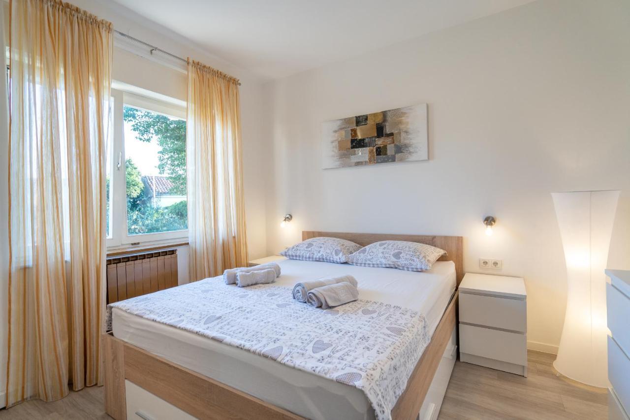 Apartman Ana Novi Vinodolski Buitenkant foto