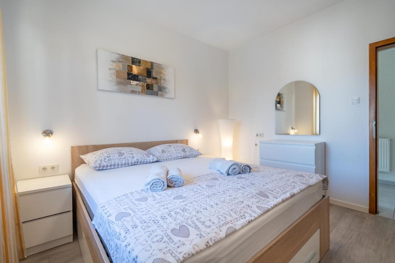 Apartman Ana Novi Vinodolski Buitenkant foto